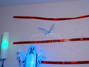 Nude girl petitebrat image #5572341