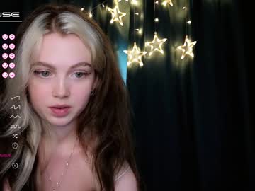 Nude girl small_blondee image #4960027