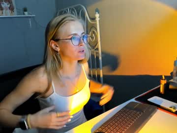 Nude girl linellali image #2449110