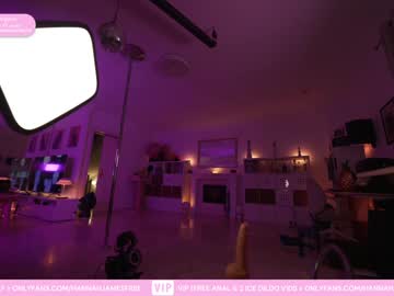 Nude girl hannahjames710 image #4049473